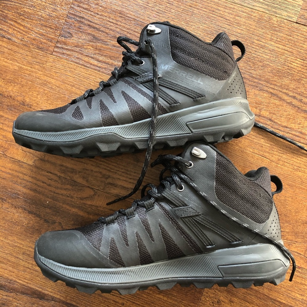 NWOT Black hightop merrells Zion fst size 9